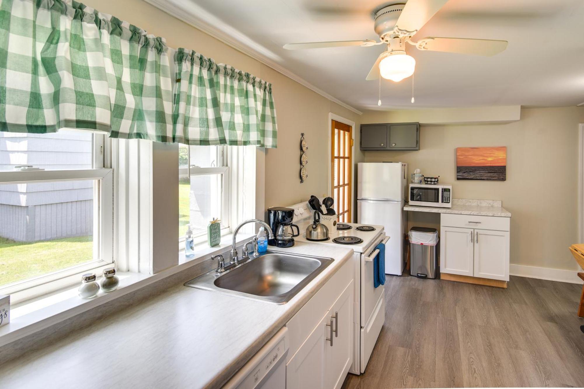 Newport House Less Than 3 Mi To Beaches And Bowens Wharf! Extérieur photo