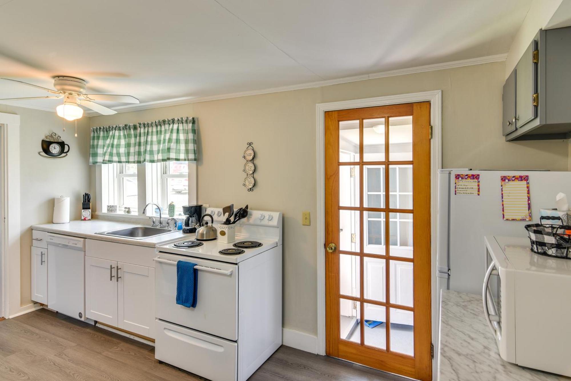 Newport House Less Than 3 Mi To Beaches And Bowens Wharf! Extérieur photo